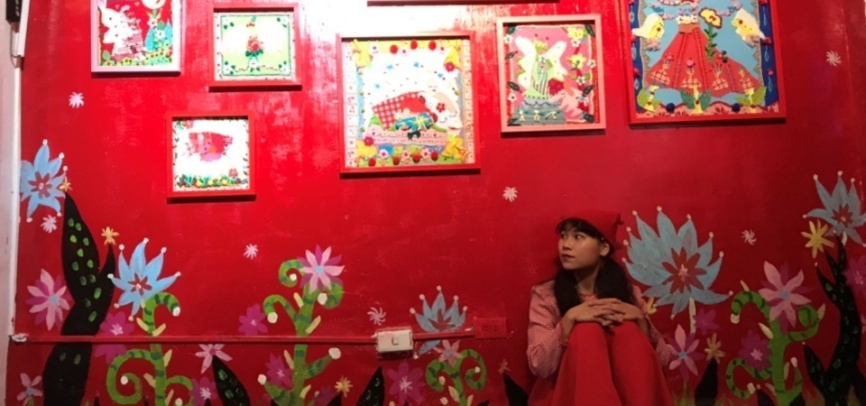 只到 11/7！新生代藝術家「黃馨」再推最新藝術展《天使來到身邊》，複合媒材呈現絢麗與安定