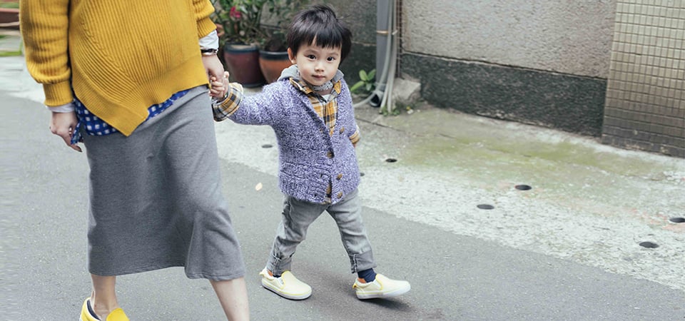 光看就被療癒的「萌時尚男孩」  媽媽竟然是...