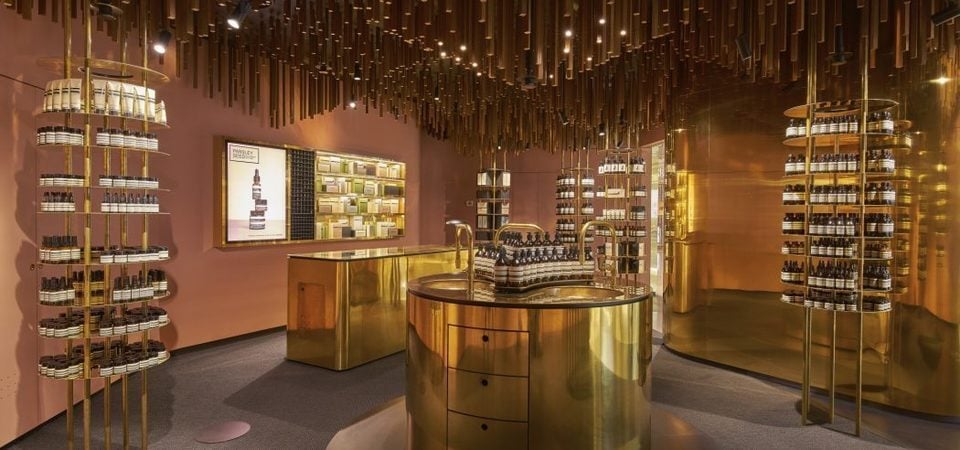 結合實驗性與時尚感的倒置森林：新加坡 AESOP ION 概念店