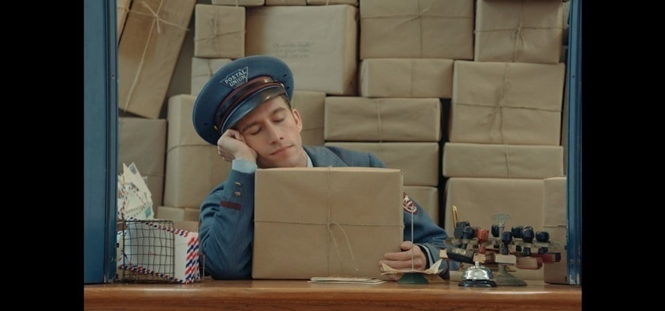 Prada 創意微電影 « The Postman Dream »  前衛上映 
