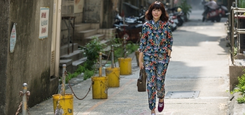 女生一定要學的街頭時尚混搭—「都會復古」的尹梅姬
