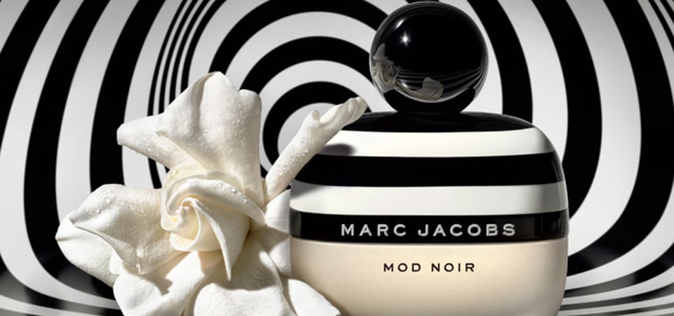 Marc Jacobs親自操刀　新香俏皮穿黑白裝