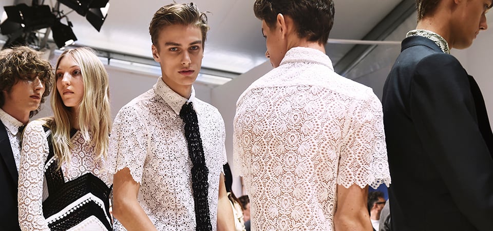 「雌雄莫辨」的中性力量崛起 男生也能穿蕾丝,裙子!