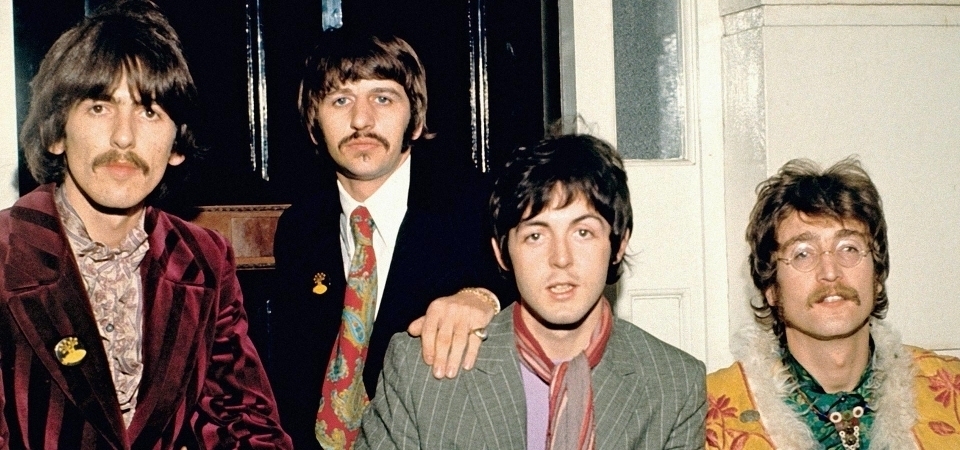 跨時空的傳奇搖滾樂團「 The Beatles」 用音樂改變這個世界，成為每個樂迷情緒的出口