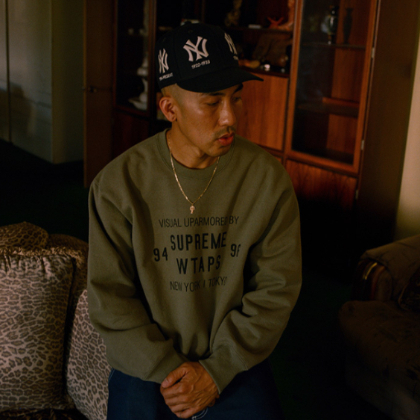 WTAPS x Supreme 睽違 12 年再聯名，街頭元素注入軍裝，重返九零年代的嘻哈文化