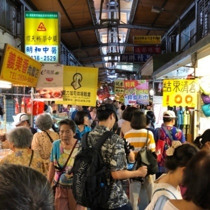 Dappei 出任務｜「菜市場」穿搭挑戰！婦女版迪索奈爾也能搭出時尚？Dappei 崩潰爆笑全紀錄