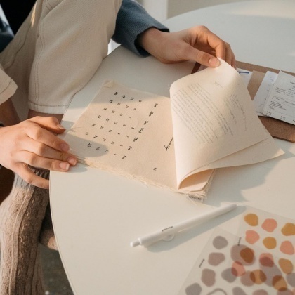 兼具實用與美觀!精選 4 款絕美設計月歷,2020 年讓月曆也成為桌上、牆上的美麗風景!