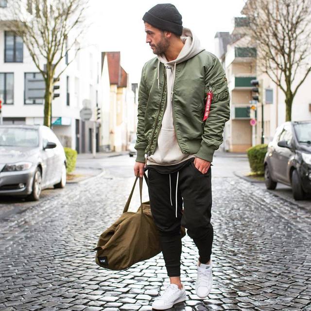 看 Ma 1 飛行員夾克如何混搭出新滋味 甜美又性感的穿法你會嗎 Dappei