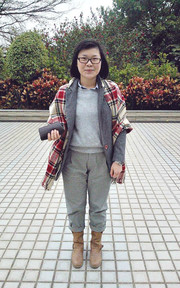風起了, OL午餐時間少不了披肩和零錢包