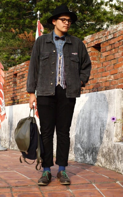 沒想到背後吧哈哈哈