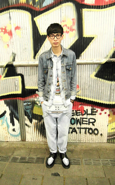 吊帶男孩