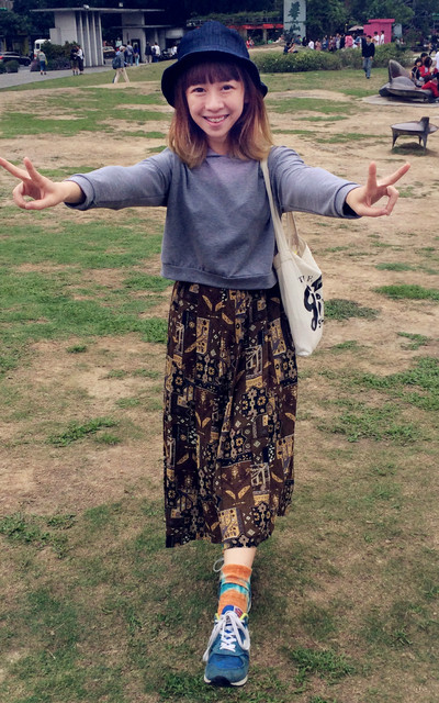 移動中的女孩
