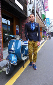 Vespa suit Day