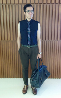 Sleeveless shirt