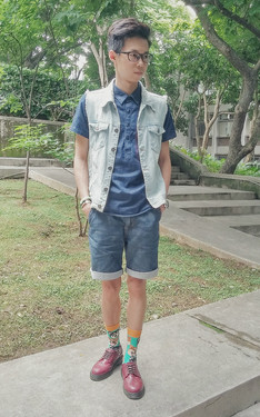 Denim boy with柴犬