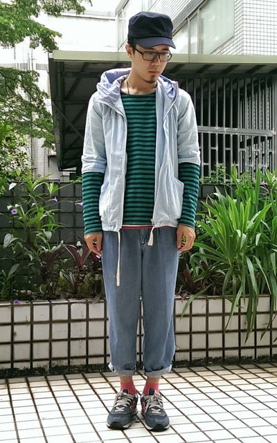 採茶袖套男孩