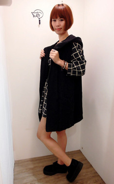 黑色