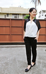 黑白俐落的Office Lady
