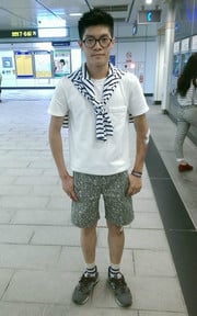 白T、碎花褲