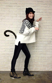 MEOW MEOW~ It's a kitty trick!