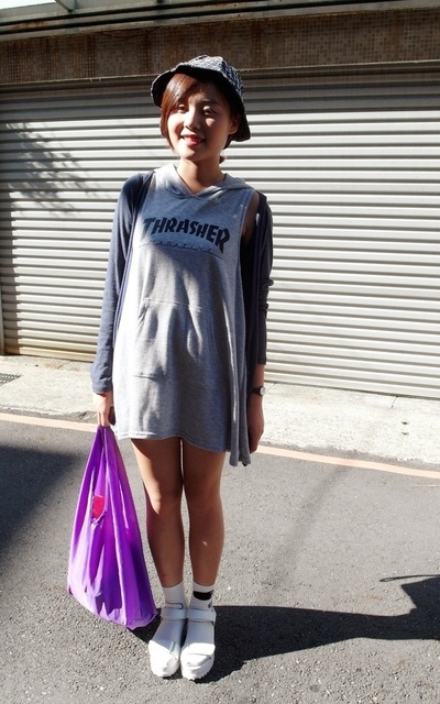 Fake-sporty girl
