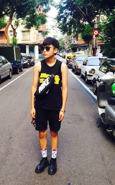 ▲ #GREEN #DIY #VEST #NIKE #DR MARTEN #VESPA #家庭理髮 #兜風去 #綠 。 ▲