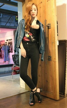 MENSLIKE ROCK