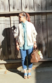 Change out your handbag