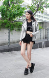 韓國購入 破損黑排釦牛仔短褲的時尚穿搭