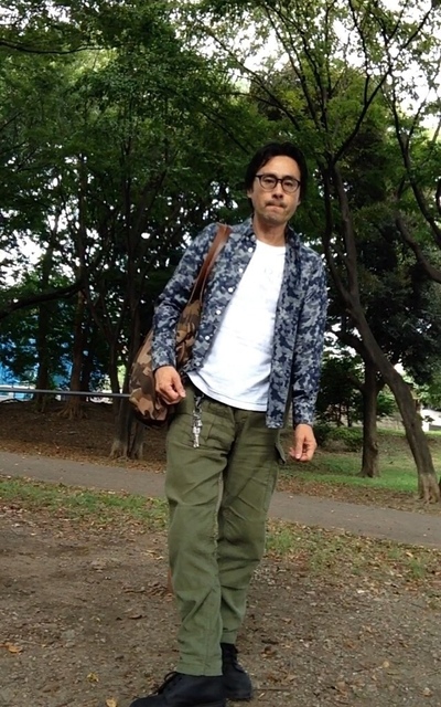 カモフラ柄ボタンダウン