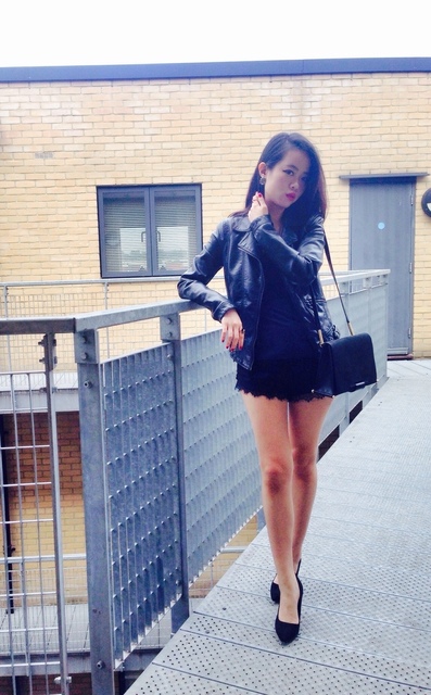 Femininity in all black 