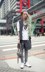 gray/white