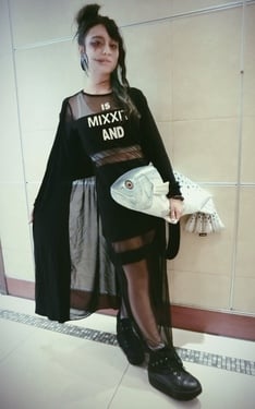 女鬼捕魚去