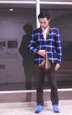 窗格子上身