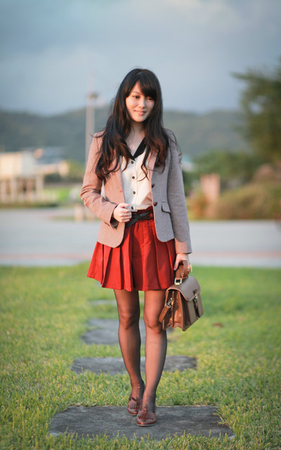 Outfit 31│Lady in Red