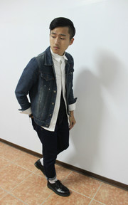 Denim & White 