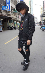 SLIGHTLY NUMB MA1夾克的穿搭