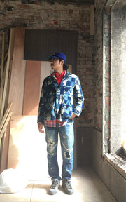 check & blue