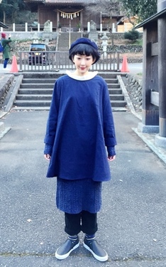 藍色的