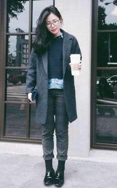 格紋丹寧女孩