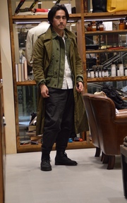 ミリタリー イン ロングトレンチ
