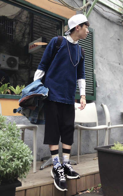 初五穿媽媽的衣服賣個春(?