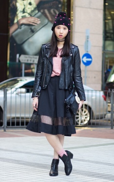 Black w/ pink style
