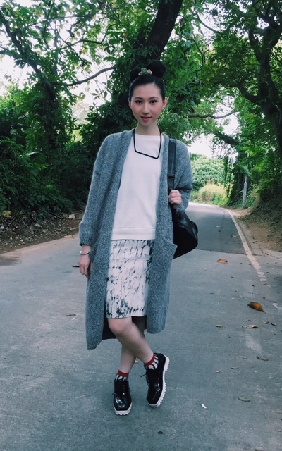 Go green w/ grey & white style :)