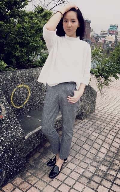 小高領西裝褲的休閒搭配