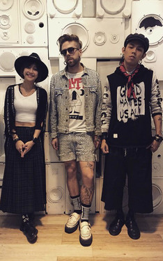 破壞 CARDIGANS