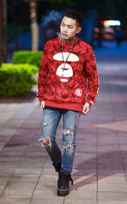  【賭錢會贏 Style】油頭 Ｘ薄型Sweater Ｘ手工破壞褲　