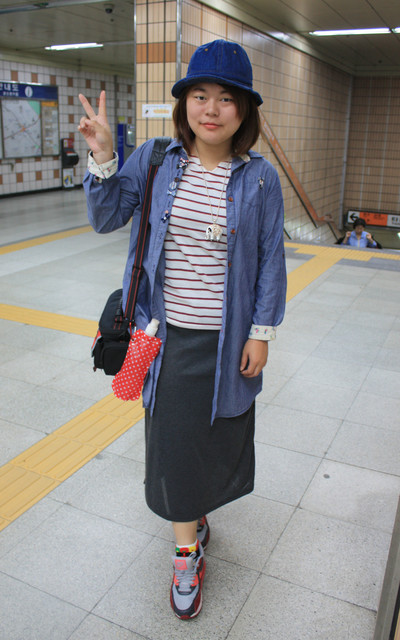 旅人愛戴漁夫帽