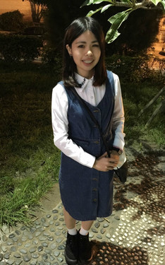 藍吊帶白襯衫