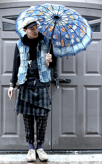 2015-04-11  雨天中的格子趣